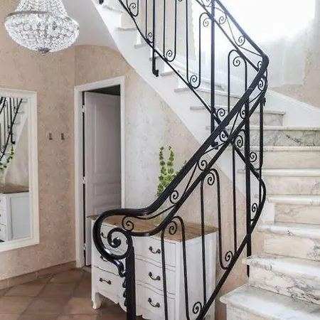 Welcoming Large With Panoramic View Over Sur Mer And Cap Ferrat. 빌라